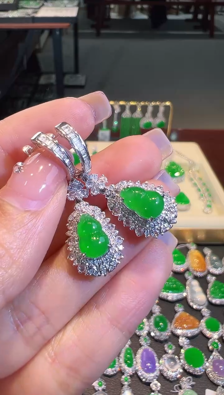 【闪购商品】翡翠耳饰18K金镶嵌翡翠