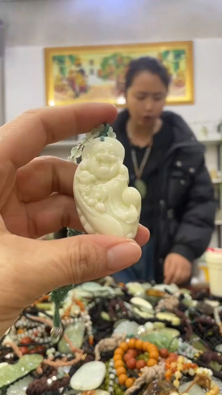 未镶嵌岫玉挂件 