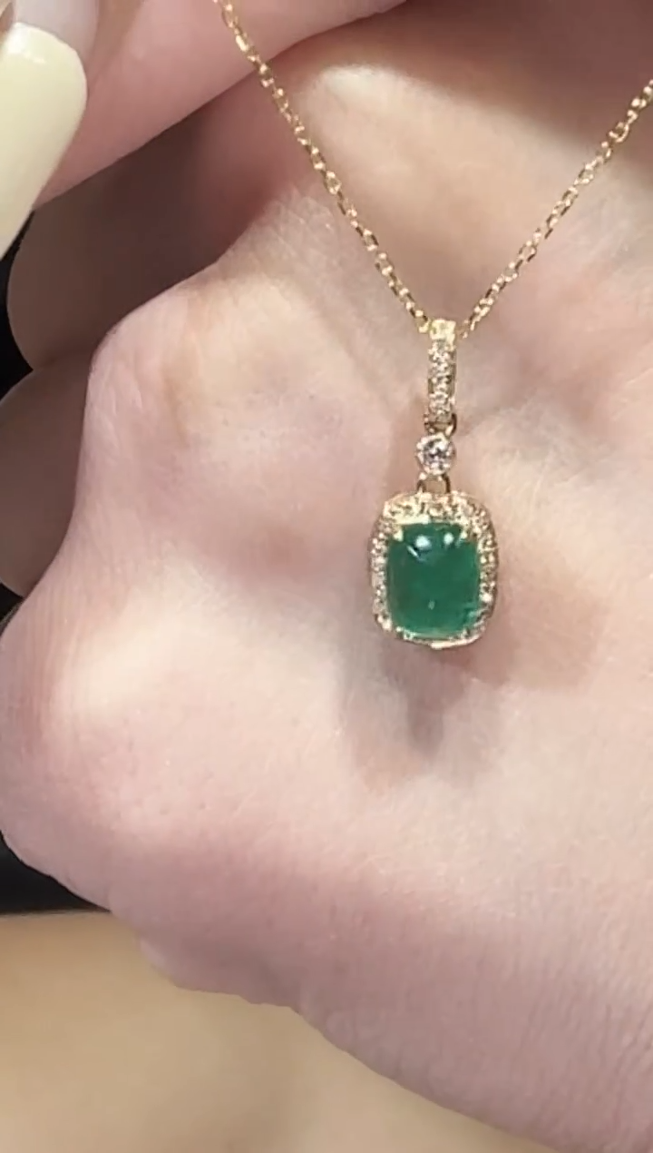 18K金镶嵌项链祖母绿1.09ct