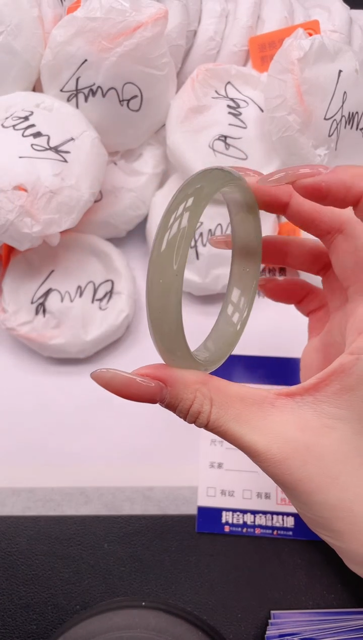 未镶嵌手镯石英质玉13V17-62