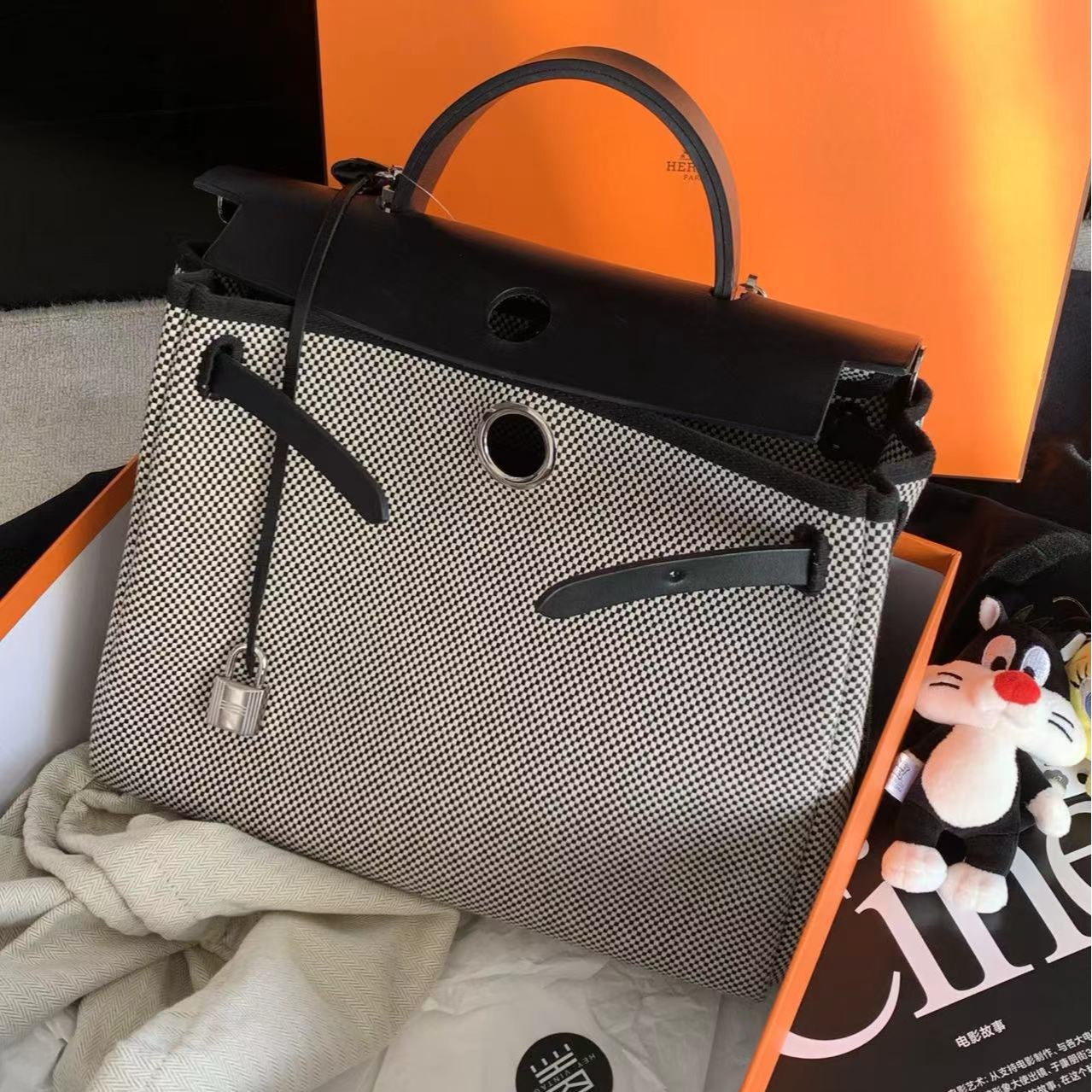 99新 Hermes/爱马仕 熊猫拼色herbag31包 17992897
