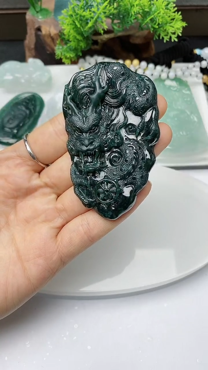 【闪购商品】翡翠颈饰未镶嵌          