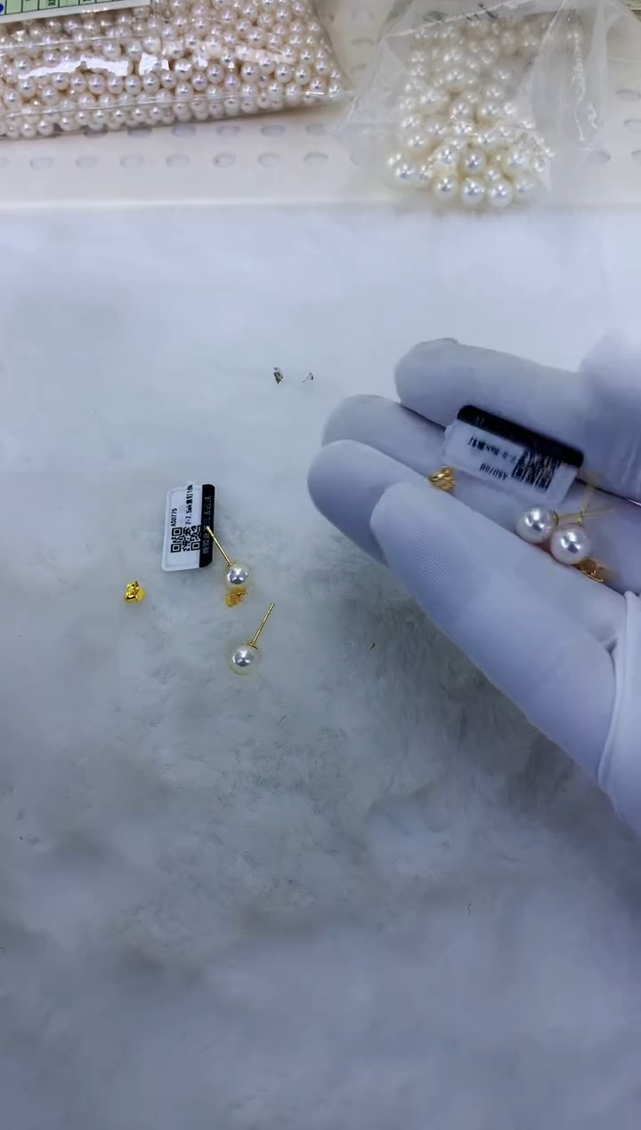 18K金镶嵌饰品海水珍珠7.5-8素钉定制