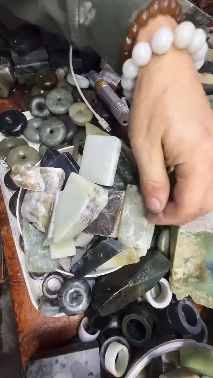 未镶嵌和田玉珠宝半成品毛料