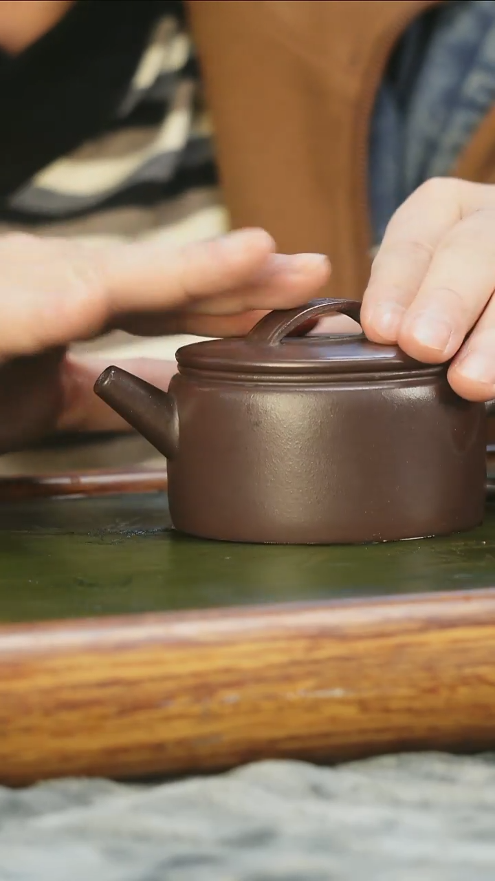 茶壶紫砂一厂紫罗兰光塑汉瓦*