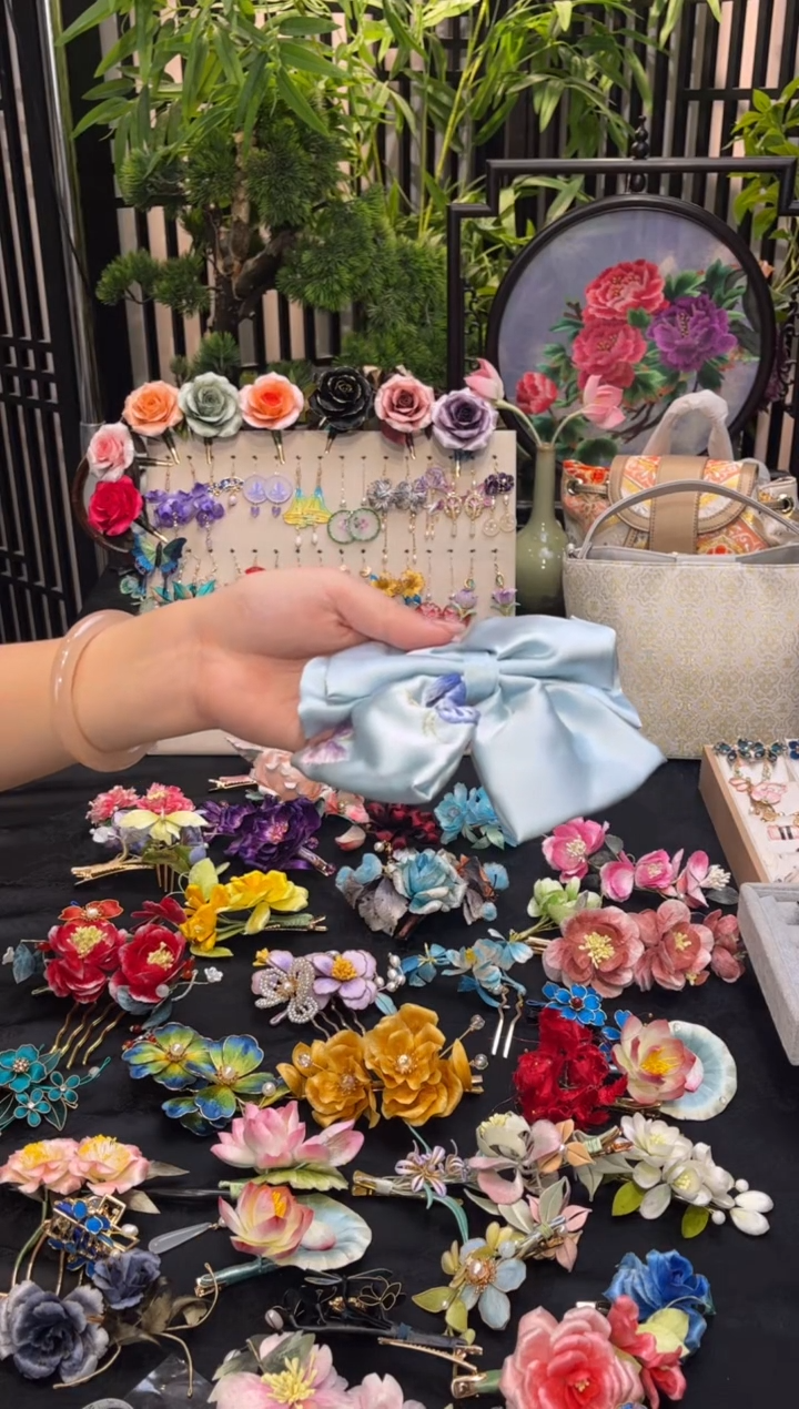 织绣妍***?非遗苏绣手工饰品