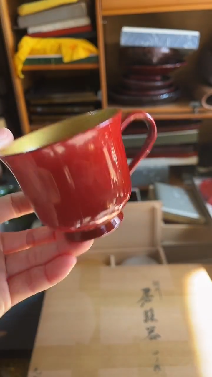 10.      大漆金箔杯7.5*6