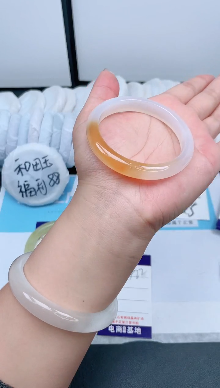 【闪购商品】石英质玉手镯未镶嵌422-55