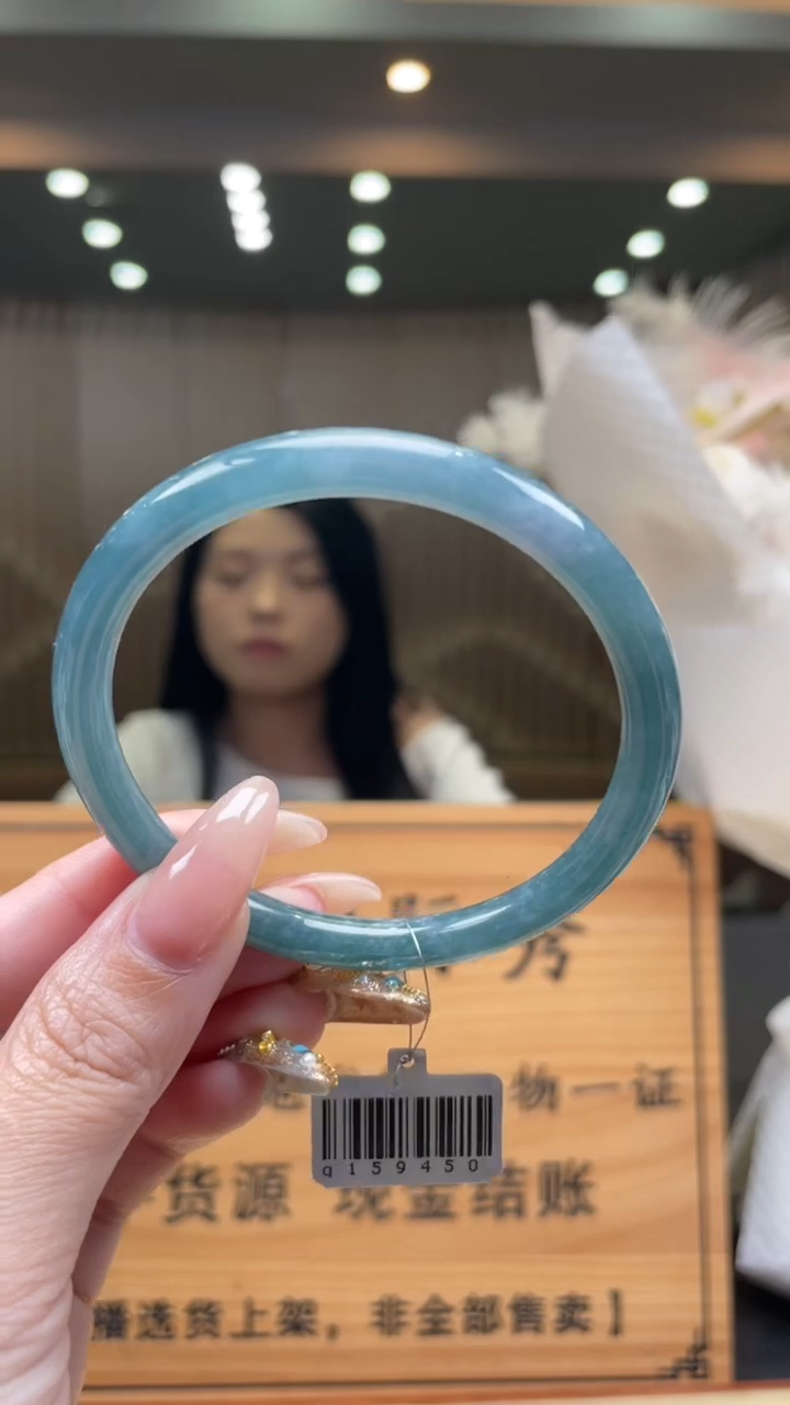 翡翠手镯未镶嵌        *28