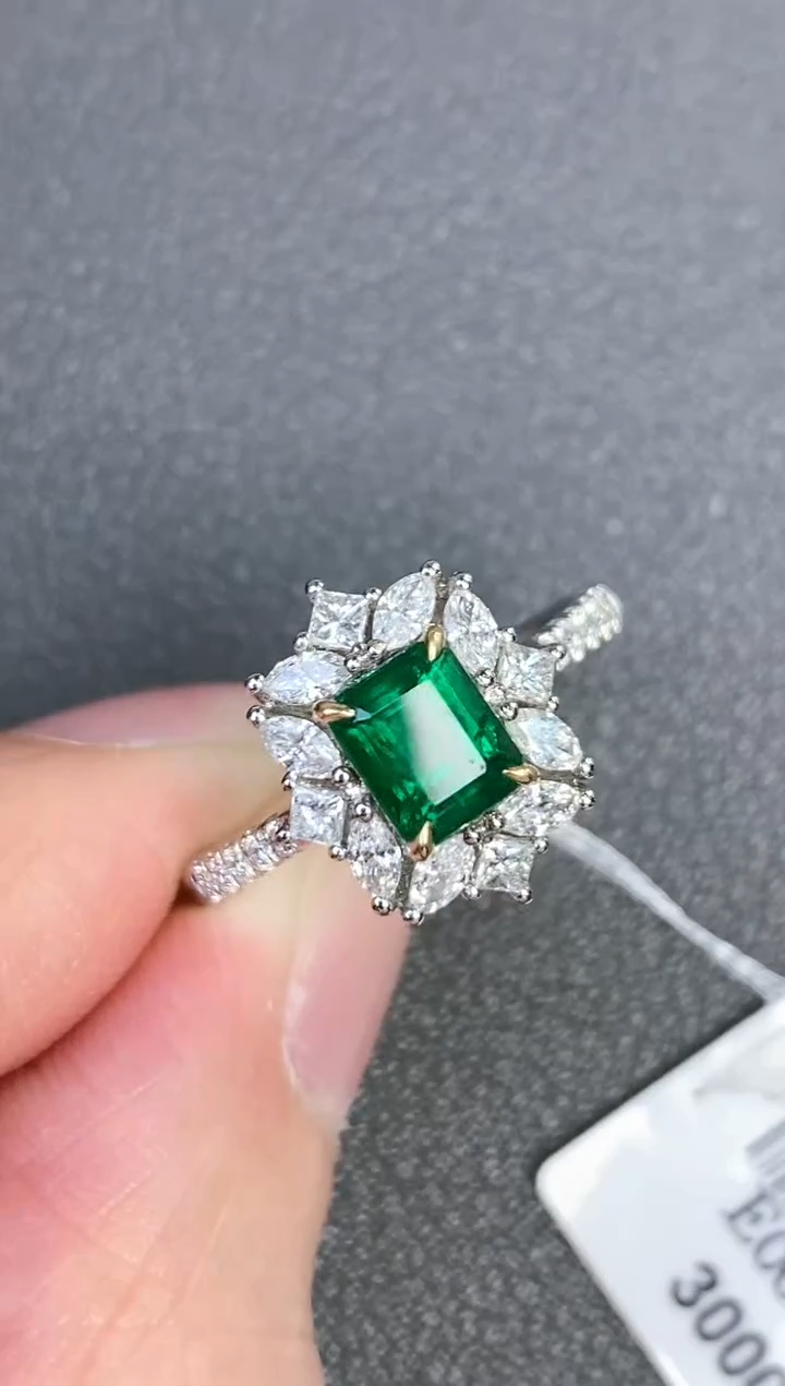 【闪购商品】祖母绿戒指18K金镶嵌0.8ct/年货节专属价-沃顿