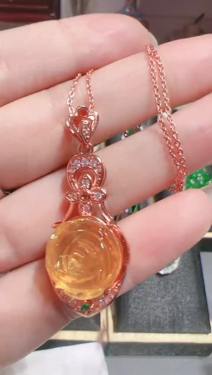 【闪购商品】琥珀颈饰未镶嵌202512304