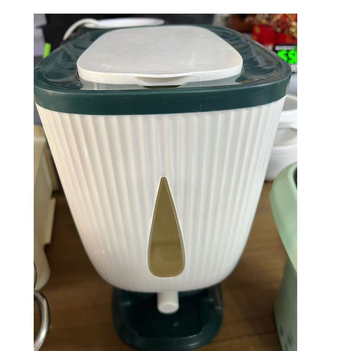 ss家用大米桶颜色随机