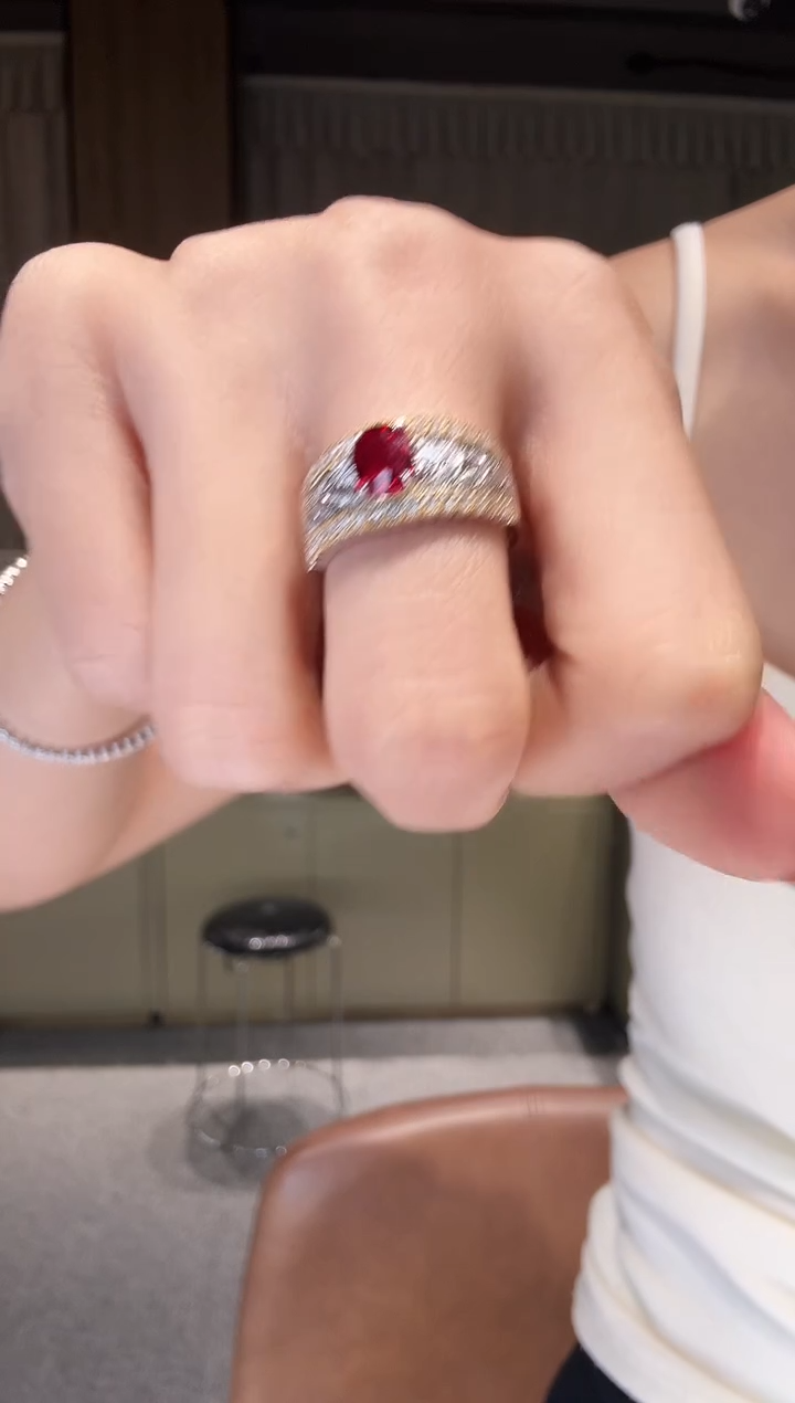 18K金镶嵌戒指钻石CE0785