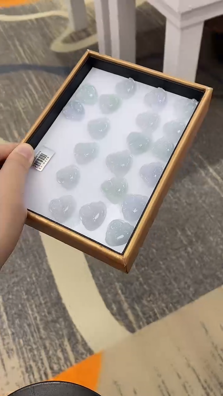 翡翠未镶嵌颈饰XZ-佛公（多样性发货）一个