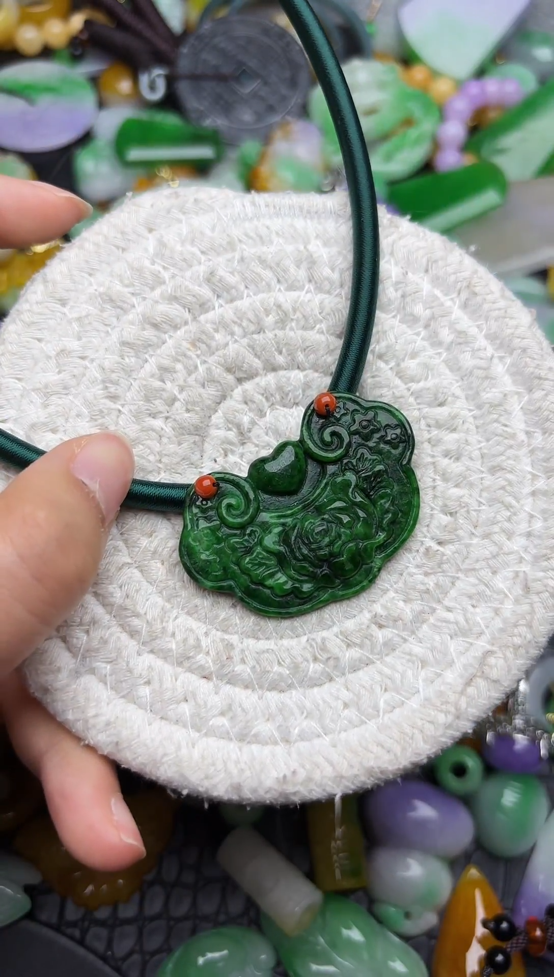 颈饰未镶嵌翡翠缅甸翡翠吊坠