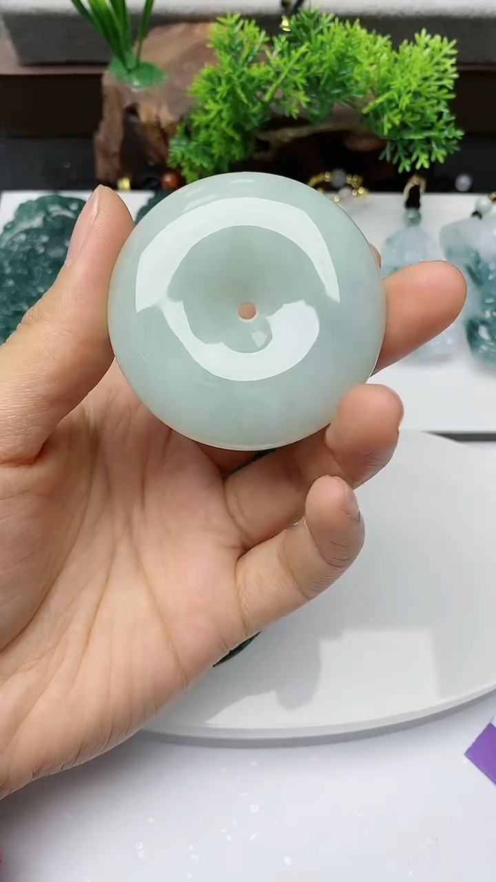 【闪购商品】翡翠颈饰未镶嵌         