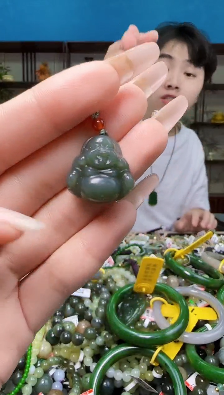 颈饰未镶嵌和田玉1