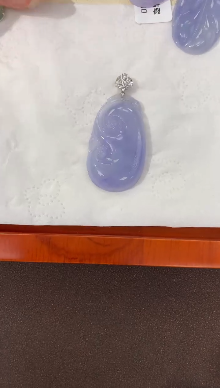 翡翠18K金镶嵌颈饰天然缅甸a货翡翠