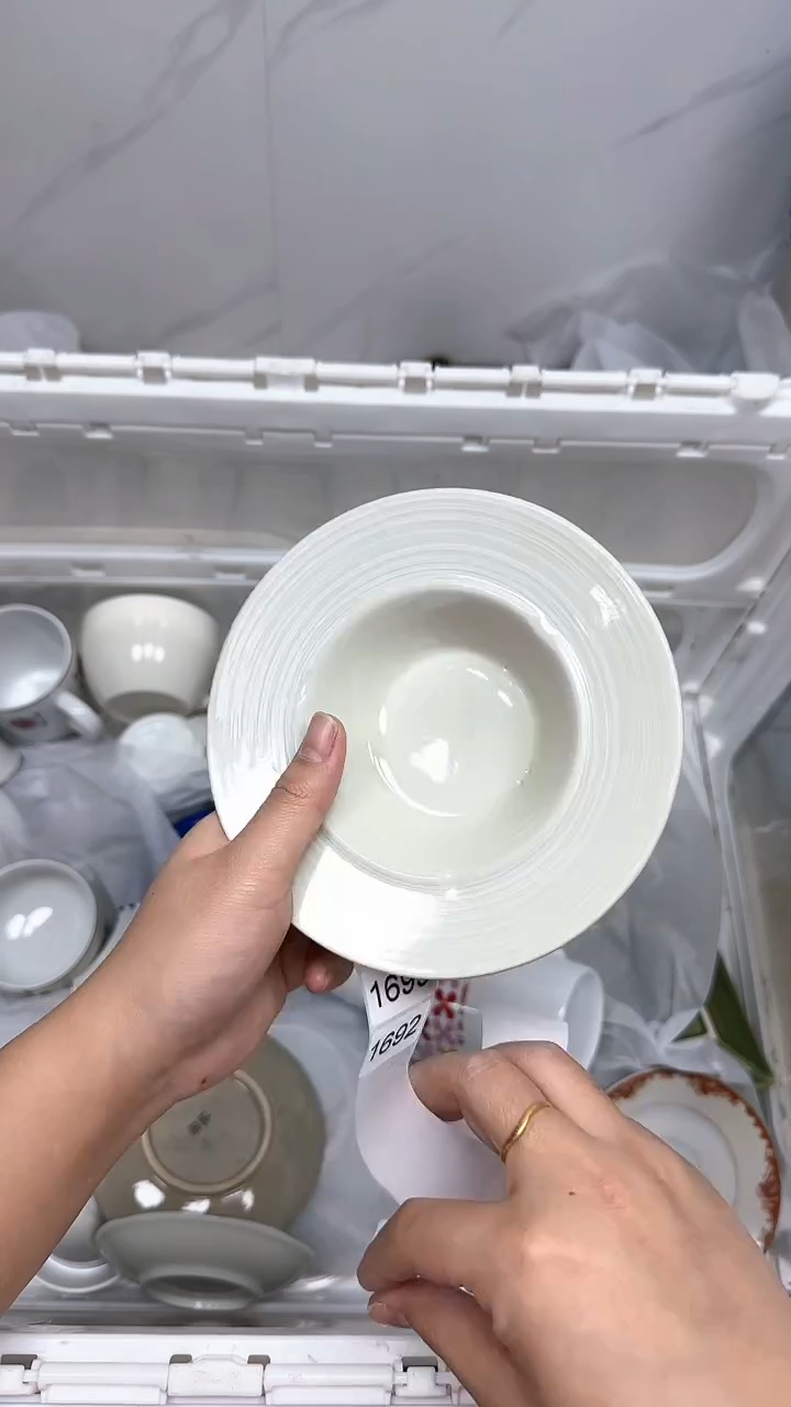 【闪购商品】1691回流瓷器默认微瑕，18.8包邮