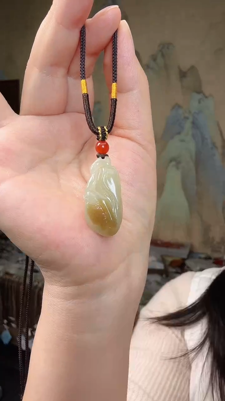 颈饰未镶嵌和田玉.