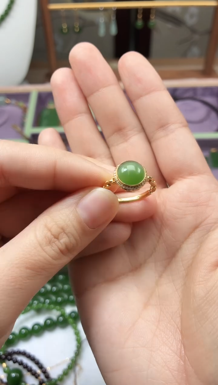 18K金镶嵌戒指和田玉（碧玉）想*猫猫眼蛋面戒指