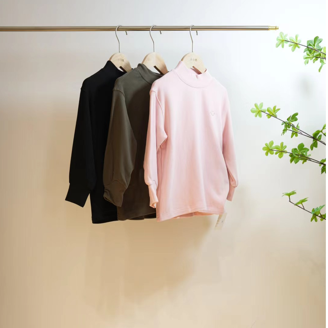 2-119-一款三色笑脸刺绣儿童德绒打底衫