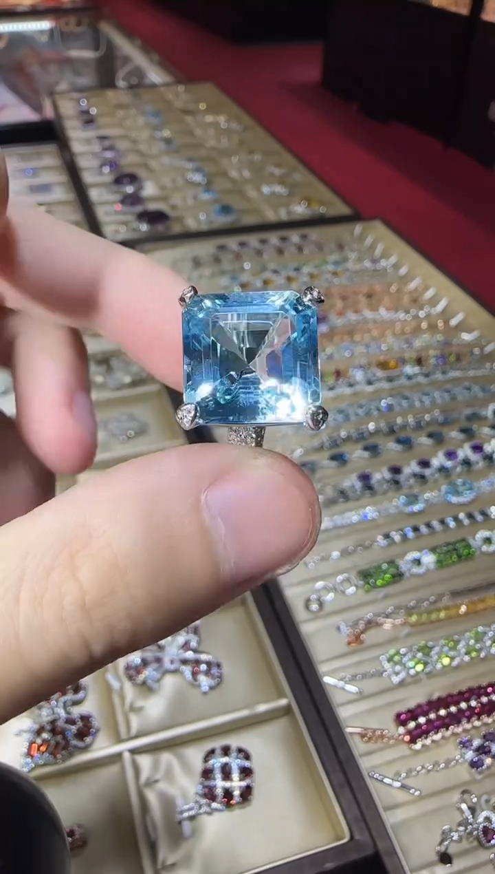 银S925镶嵌戒指托帕石14mm方糖大克拉