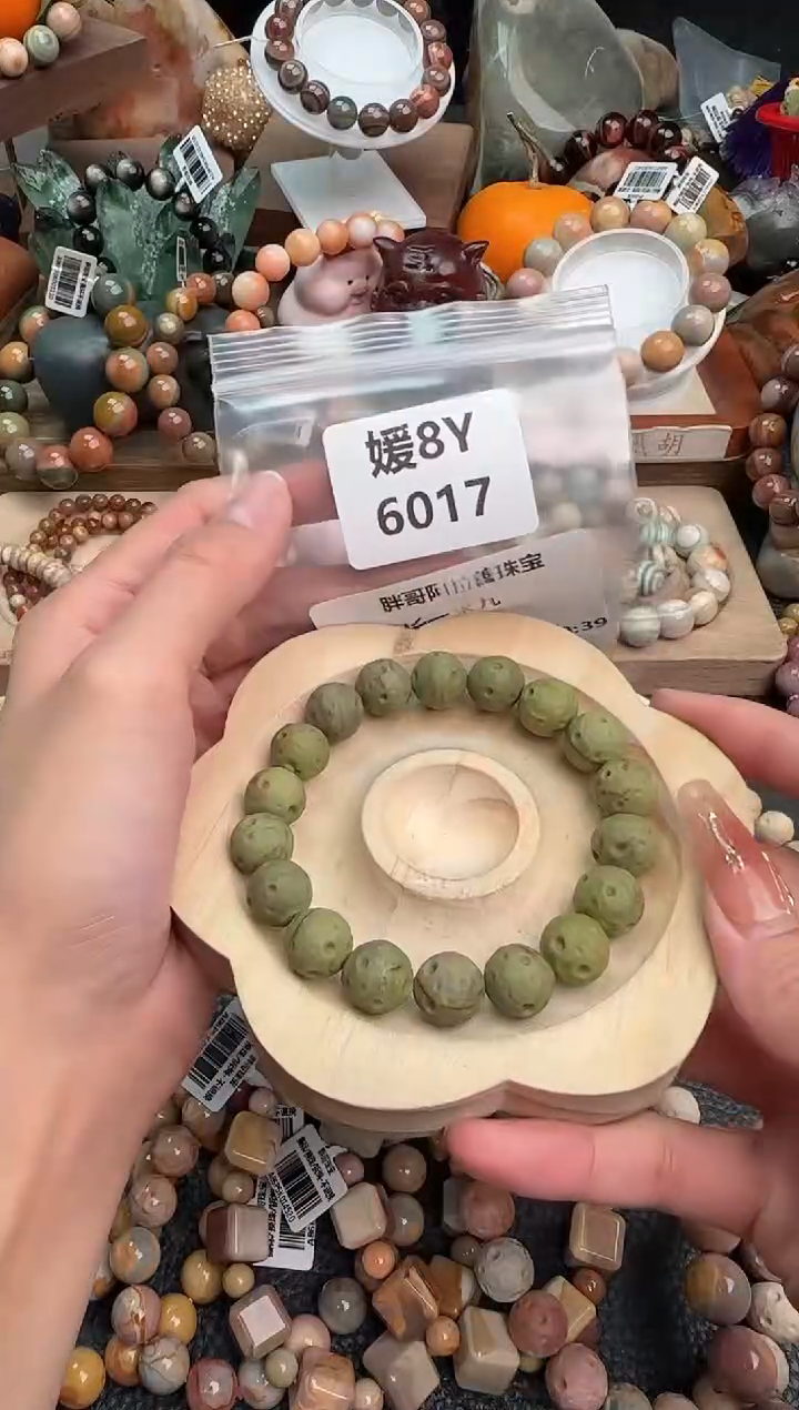 【闪购商品】石英质玉手链未镶嵌8Y6017