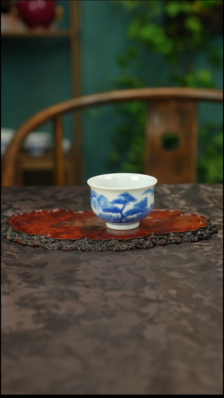 青花手绘山水主人杯