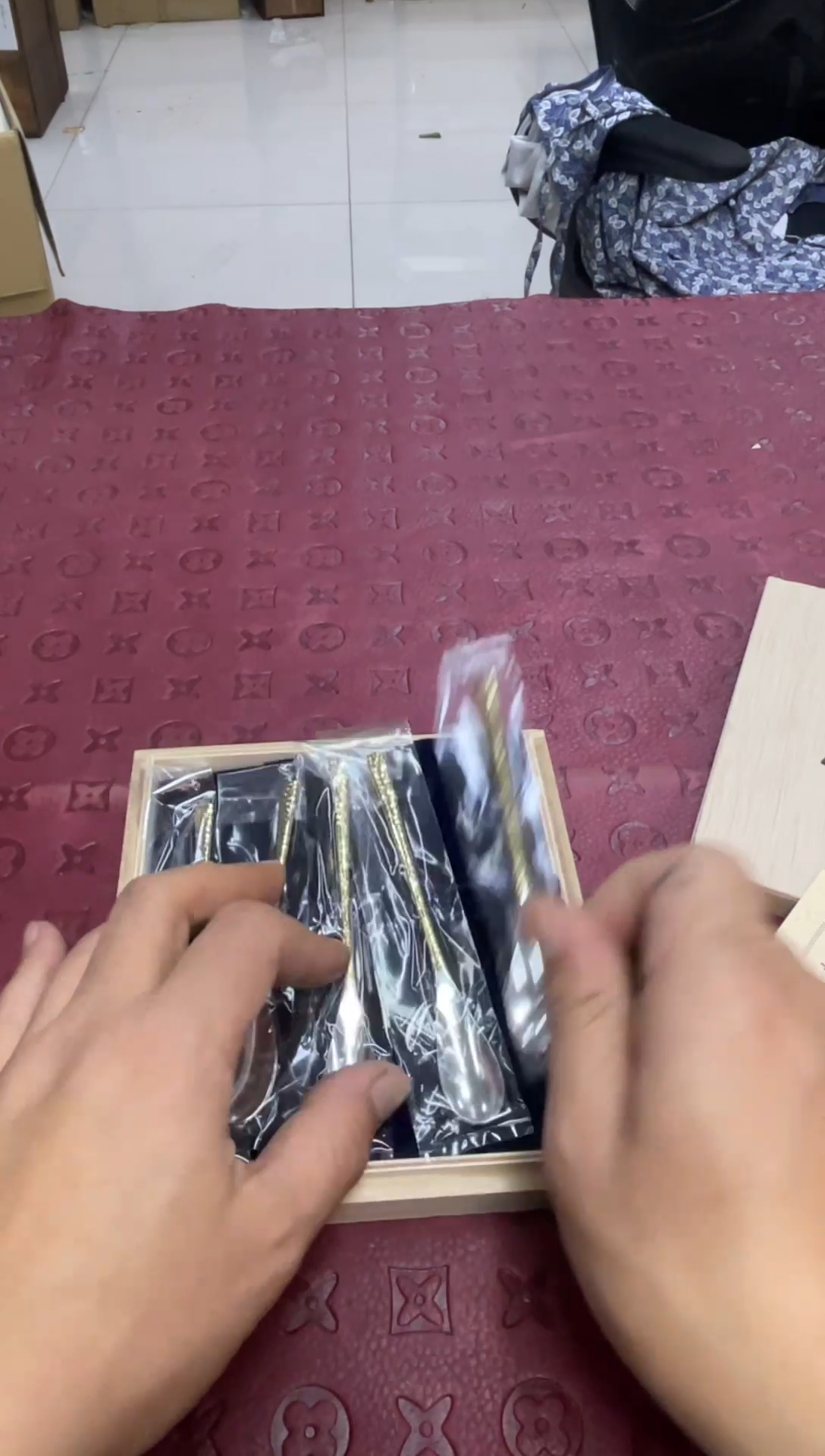 不锈钢默认微瑕，no退no换，介意勿拍