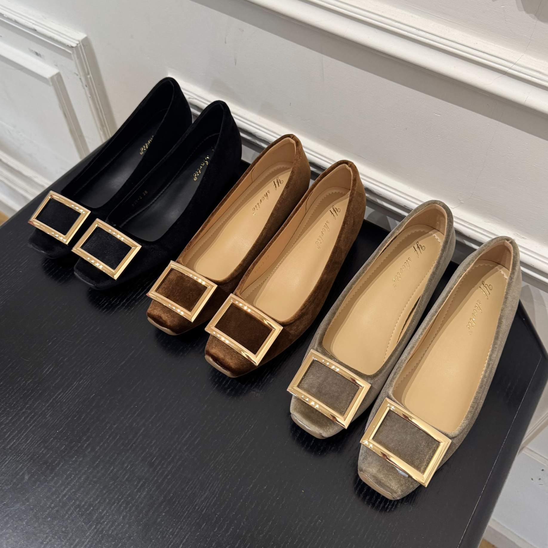 SUMI 法式经典RV金属方扣绒面粗跟单鞋时尚百搭内增高黑色女鞋子