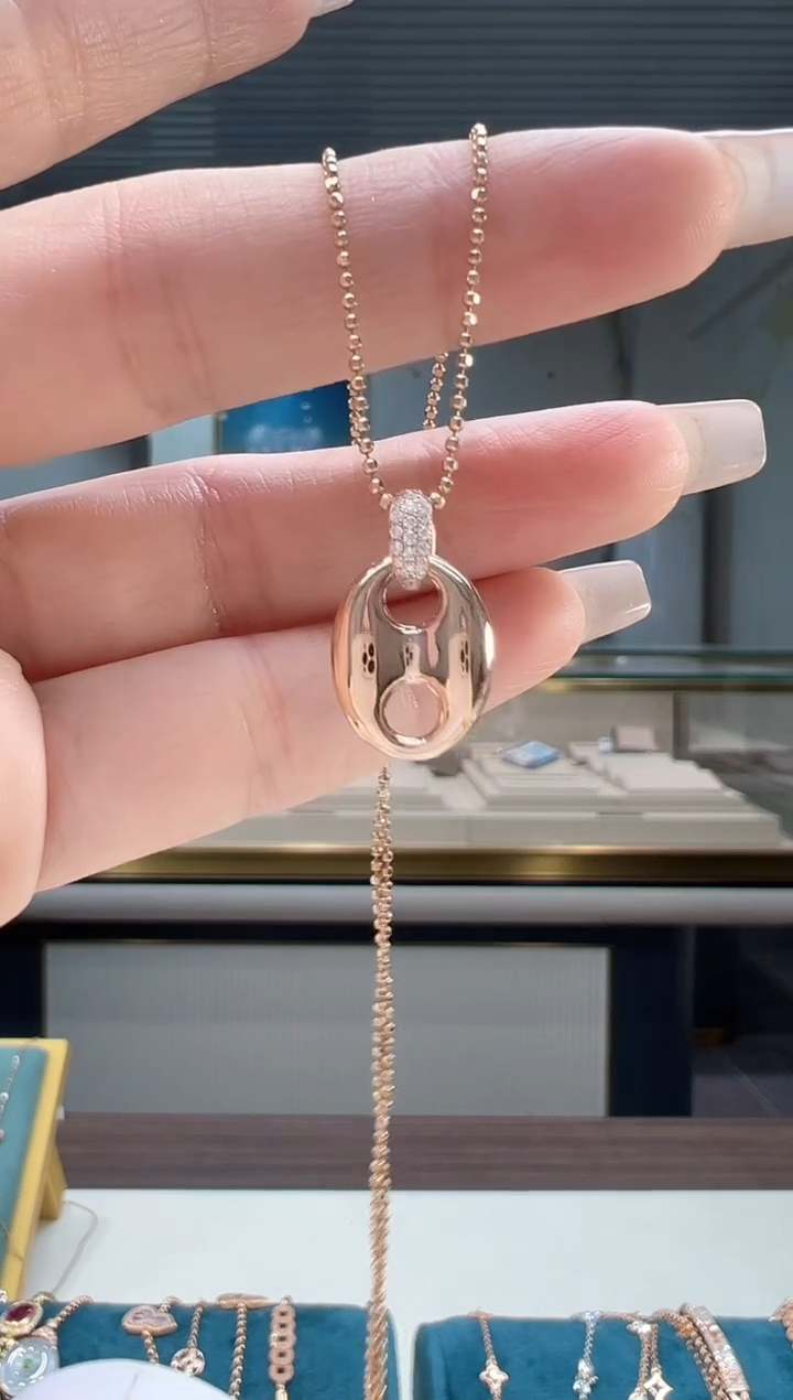【闪购商品】钻石吊坠(不含链)18K金镶嵌镶钻猪鼻子吊坠K红