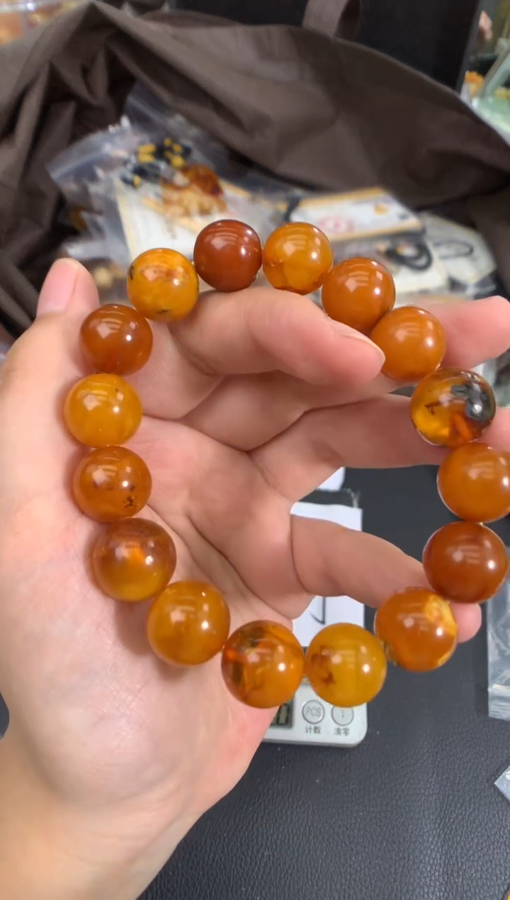 蜜蜡未镶嵌珠宝奇石53