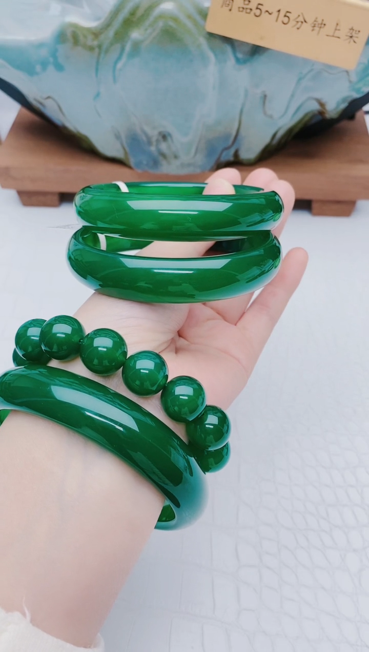 【闪购商品】玛瑙/玉髓手镯未镶嵌玛瑙手镯