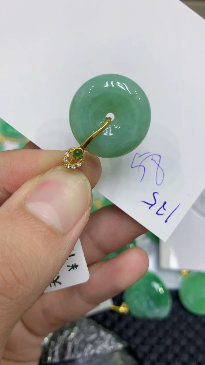 颈饰未镶嵌翡翠缅甸A货翡翠