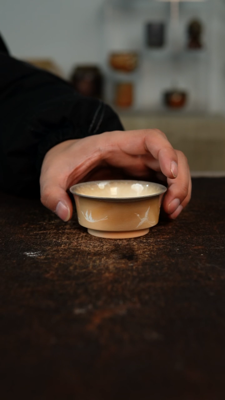 柴烧裸烧 乌金闻香杯    100cc    243  微瑕【冰裂纹】