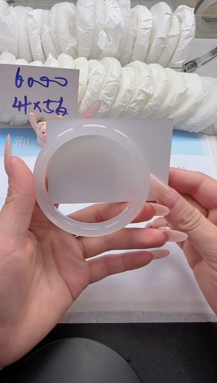 石英质玉手镯未镶嵌37-58.5