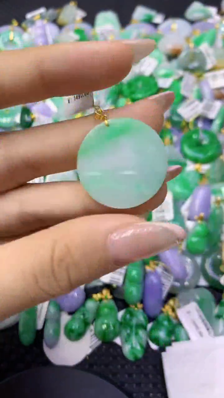 颈饰18K金镶嵌翡翠天然缅甸翡翠A货