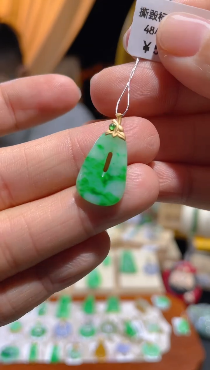 【闪购商品】翡翠颈饰18K金镶嵌假一赔三