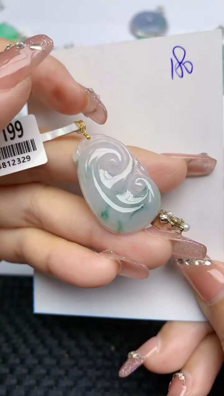 【闪购商品】翡翠颈饰18K金镶嵌天然A货翡翠 180