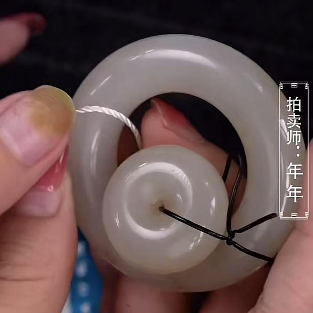 清代和田玉子母平安扣