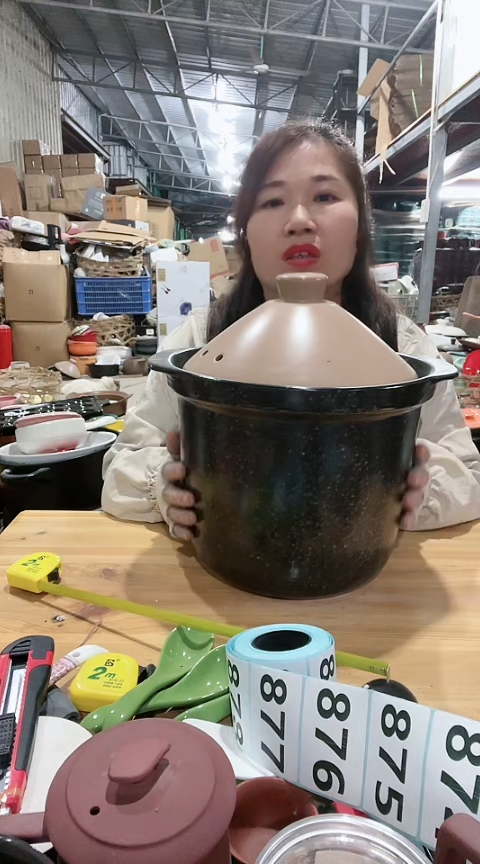 【闪购商品】瑕疵9.0黑锅带盖，，