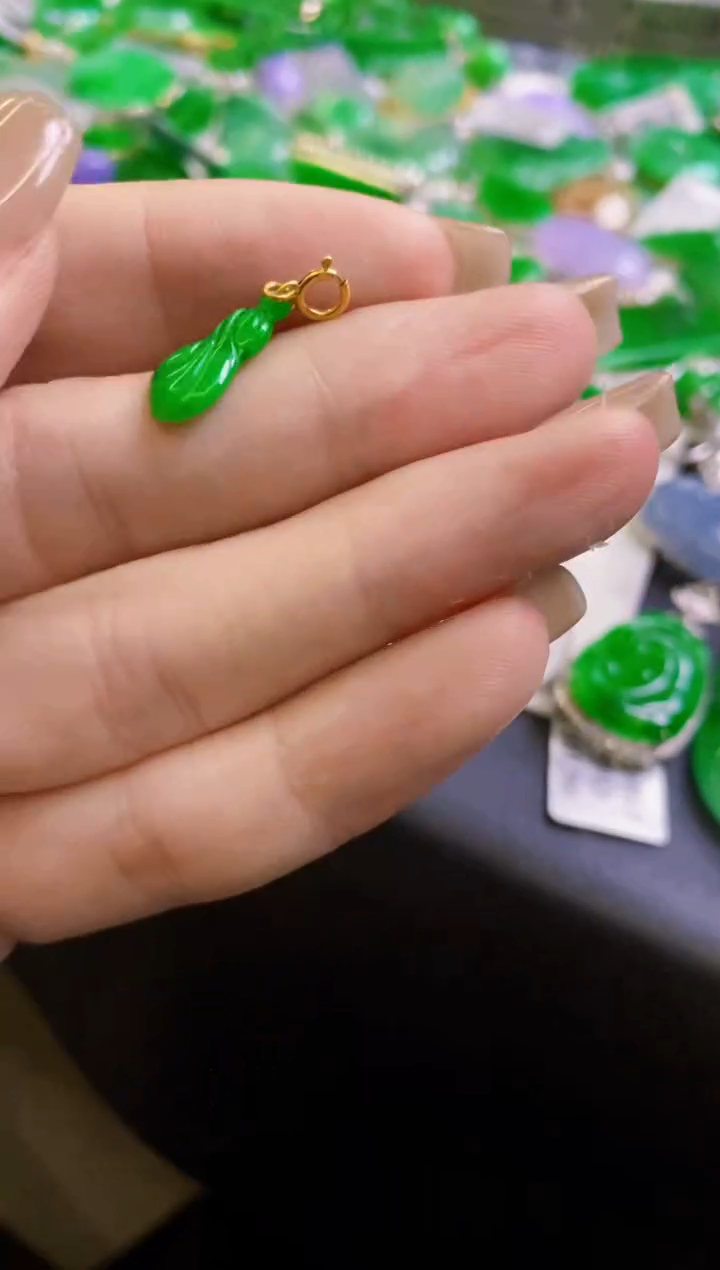 【闪购商品】定制翡翠18K金镶嵌吊坠