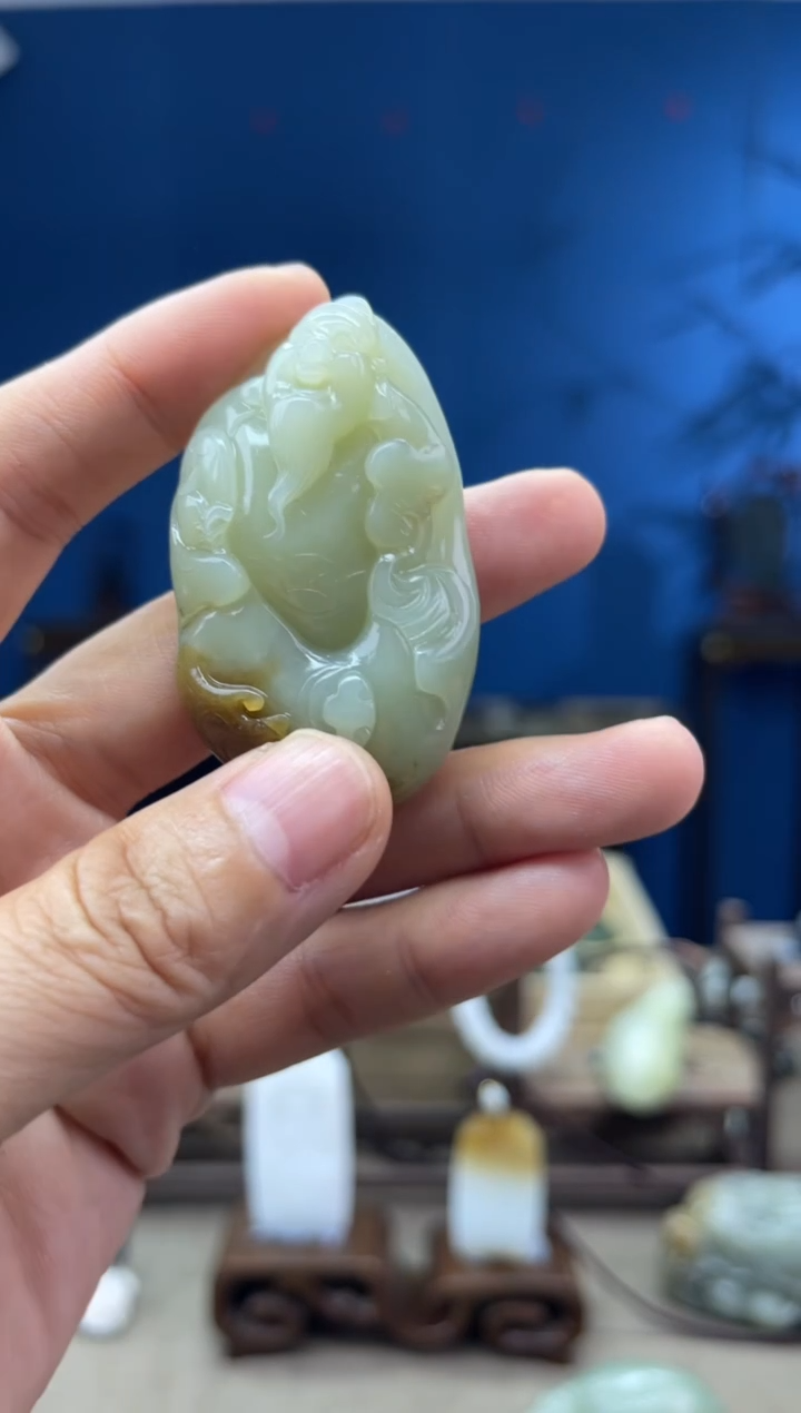 和田玉未镶嵌颈饰1