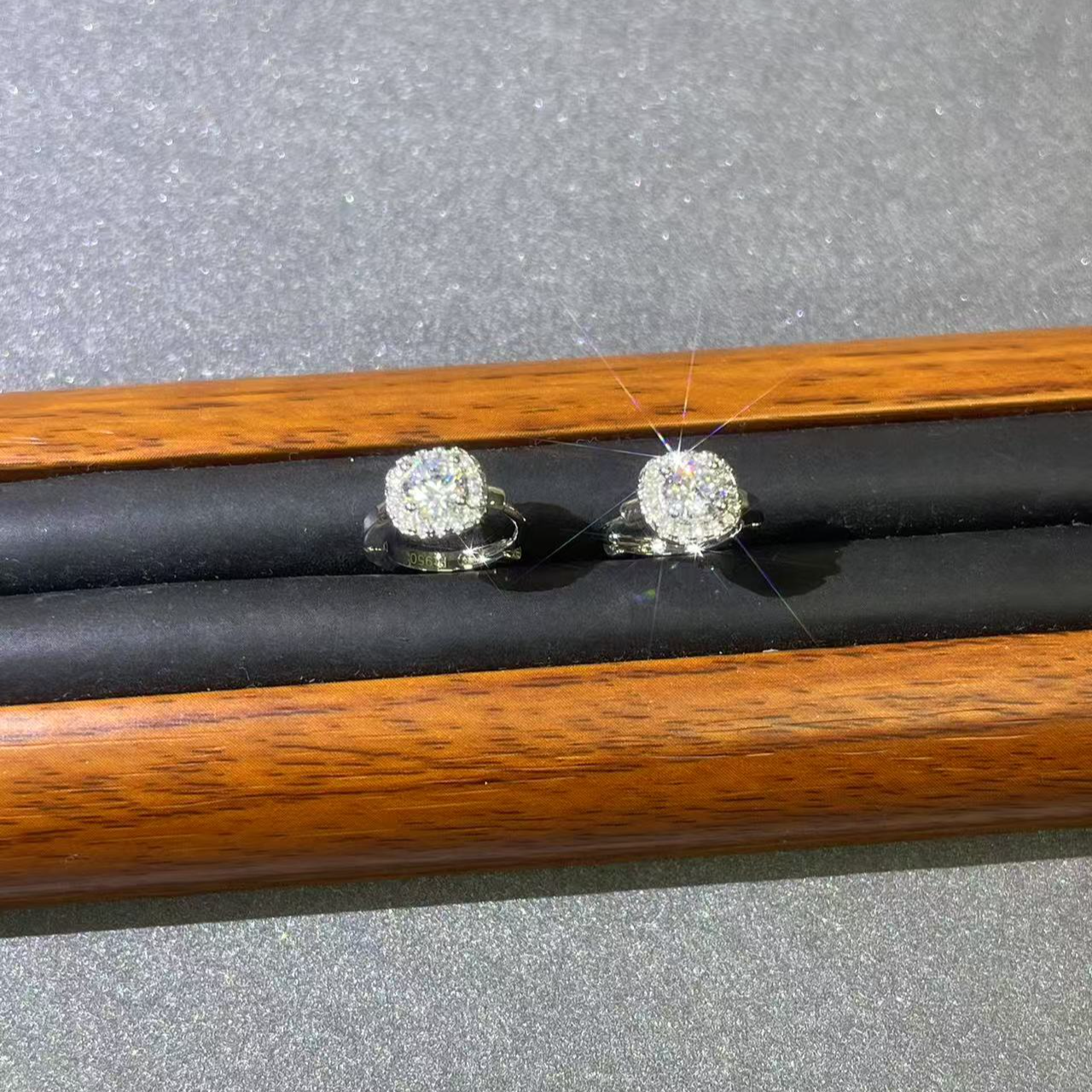  s6769白色方耳扣多样发