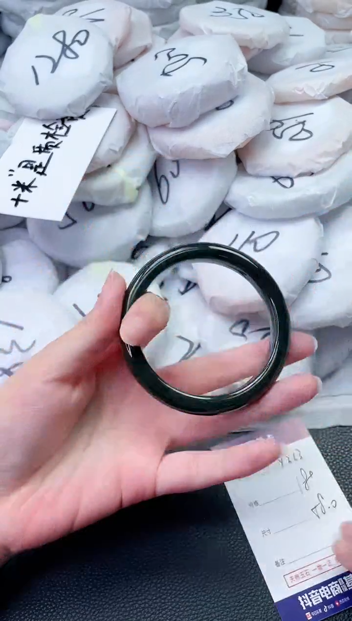 【闪购商品】和田玉手镯未镶嵌Y363