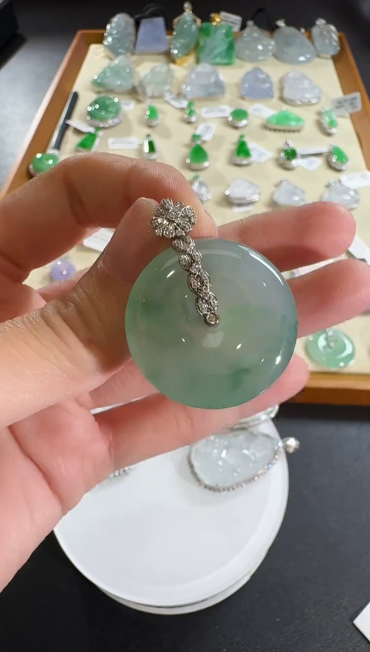 【闪购商品】翡翠吊坠(不含链)18K金镶嵌【源头工厂】钻石镶嵌