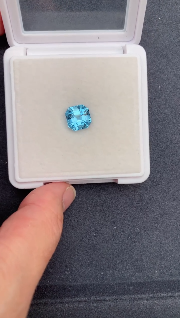 【闪购商品】海蓝宝石裸石未镶嵌3.9ct海蓝宝