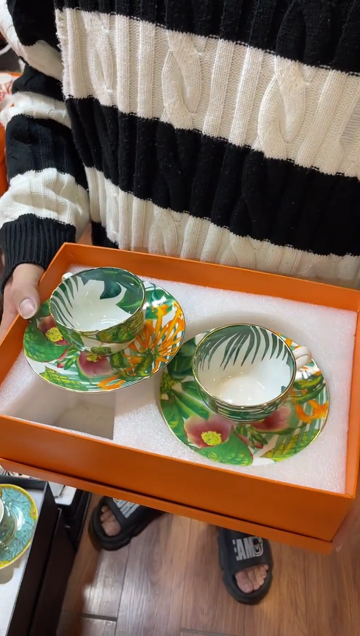 杯鸿辉家品牌瓷器，京东包邮！