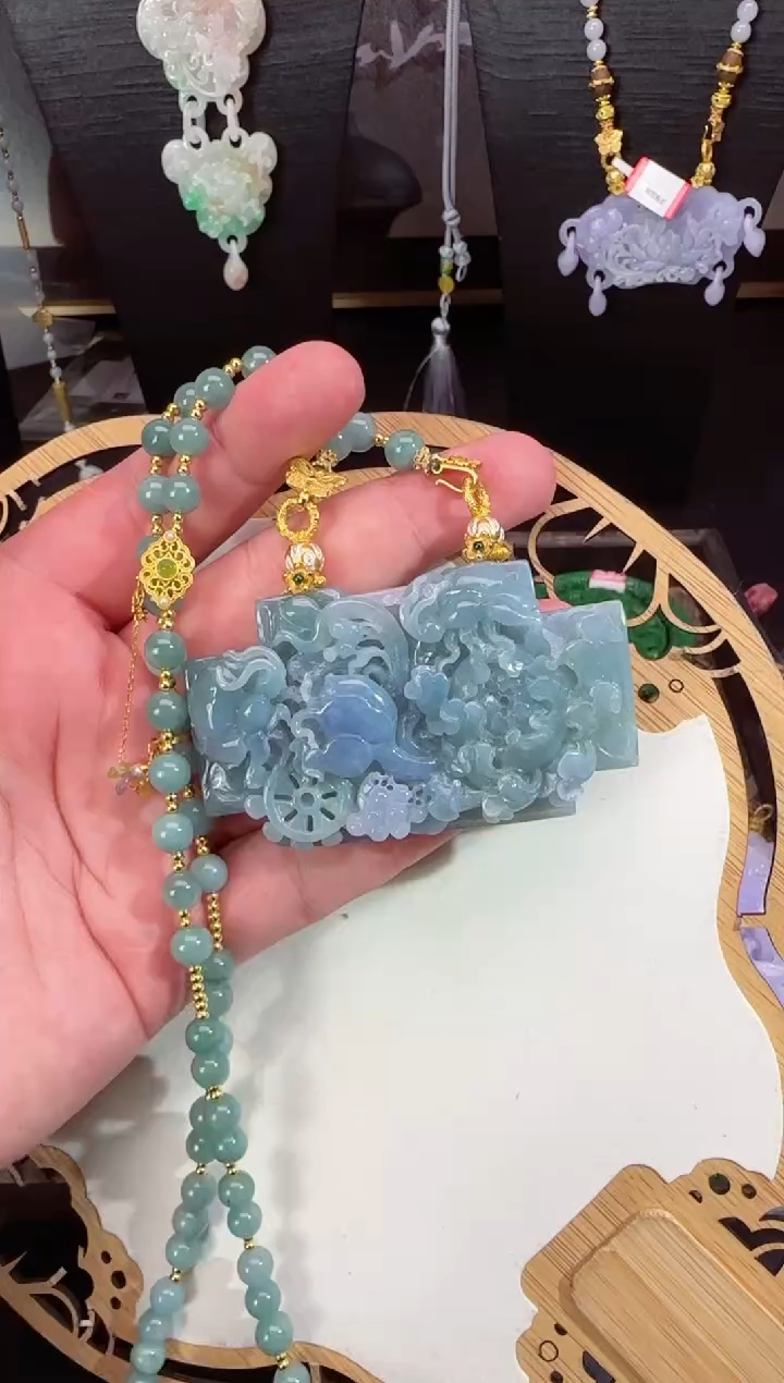 【闪购商品】翡翠颈饰未镶嵌拍照